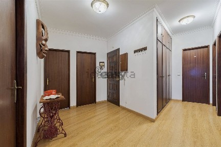 Apartamento T3 à venda na Rua Agostinho Fortes, 135
