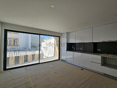 Apartamento T1 à venda na Rua do Almirante Cândido dos Reis s/n