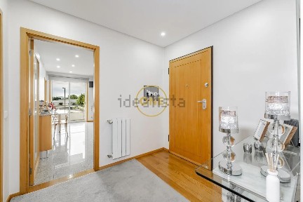 Apartamento T3 à venda na Rua Papa João Paulo II (en104)