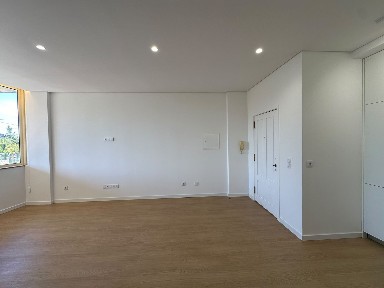 Apartamento T0 à venda em São Romão do Coronado