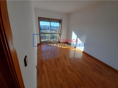 Apartamento T3 à venda na Carreira - Cidade Jovem - Venda Nova