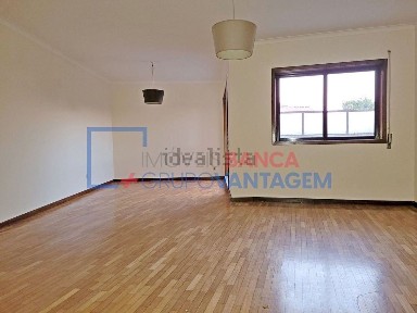 Apartamento T2 à venda na Cooperativa dos Arquitectos - Fonte da Moura - Pedra Verde