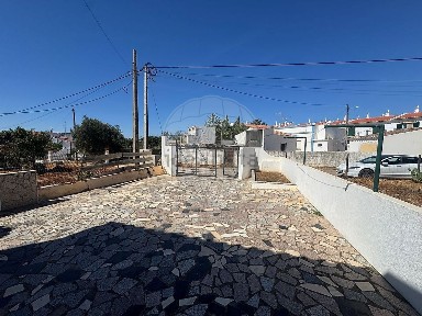 Moradia independente à venda na Rua Pedra Alva