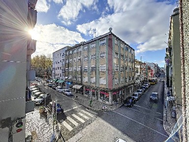 Arrendamento de apartamento T3 na Rua Artur Ferreira da Silva