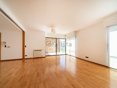 Arrendamento de apartamento T2 na Avenida de Ceuta, 5 b