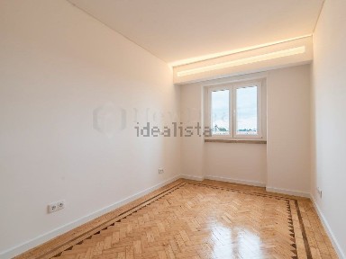 Arrendamento de apartamento T2 na Estrada A-da-Maia, 14