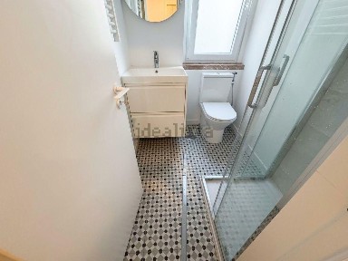 Arrendamento de apartamento T4 na Rua Luís Derouet, 4