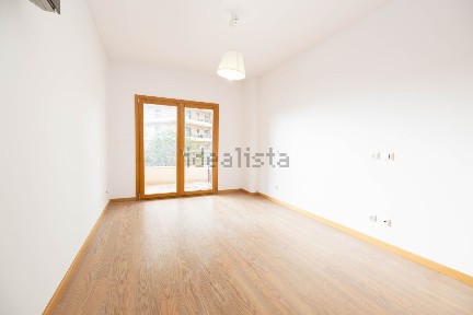 Arrendamento de apartamento T2 na Avenida Magalhães Coutinho