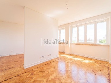 Arrendamento de apartamento T2 na Rua da Verónica, 124