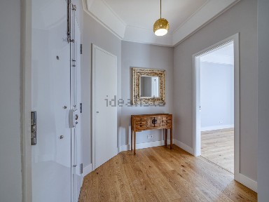 Arrendamento de apartamento T5 na Rua Filipe Folque, 11