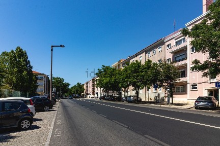 Arrendamento de apartamento T4 na Avenida Rio de Janeiro, 24