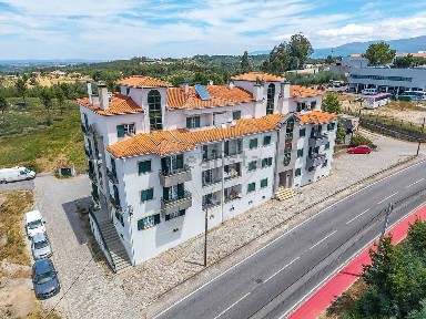 Apartamento T3 à venda no Largo do Eirô