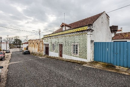Moradia independente à venda em Vale de Santarém