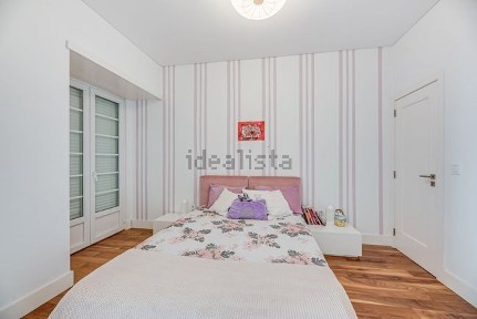 Apartamento T4 à venda na Avenida Almirante Reis, 227