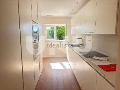 Apartamento T1 à venda na Avenida Engenheiro Adelino Amaro da Costa