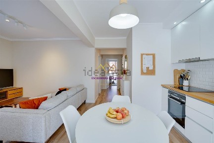 Apartamento T2 à venda na Rua Nicolau Tolentino de Almeida