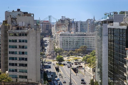 Apartamento T3 à venda na Avenida Fontes Pereira de Melo