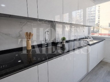 Apartamento T3 à venda na Rua República da Bolívia, 65