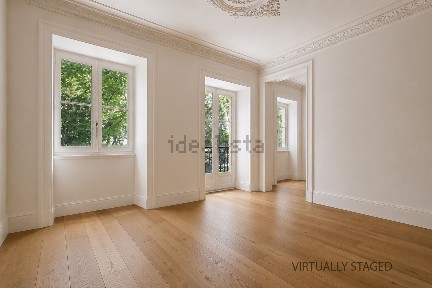 Apartamento T3 à venda na Praça das Flores