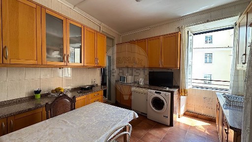 Apartamento T10 à venda no Beco dos Surradores