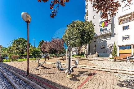 Apartamento T2 à venda no Centro de Carnaxide
