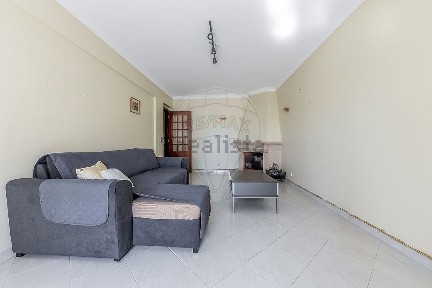 Apartamento T2 à venda na Rua Cidade da Covilhã
