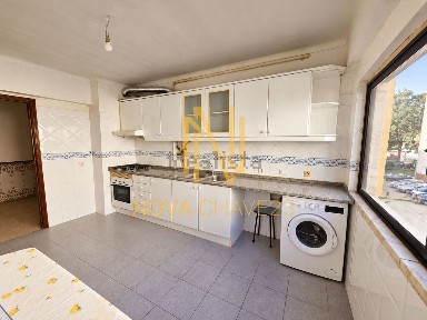 Apartamento T2 à venda na Rua Nuno Tristão
