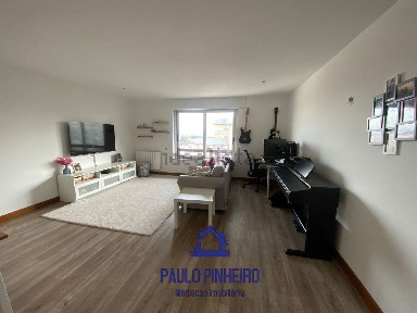 Arrendamento de apartamento T3 na Praceta Maestro Resende Dias
