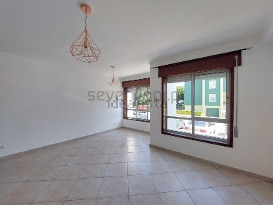 Arrendamento de apartamento T3 no Centro de Senhora da Hora