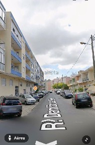 Apartamento T4 à venda na Rua Damião de Góis, 39