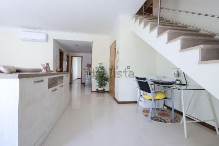 Apartamento T4 à venda na Rua Rogério Pedro