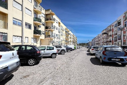 Apartamento T2 à venda no Vale do Cobro