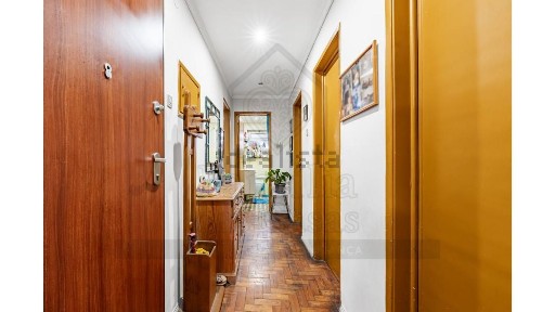 Apartamento T2 à venda na Rua Ilha de Santa Maria s/n