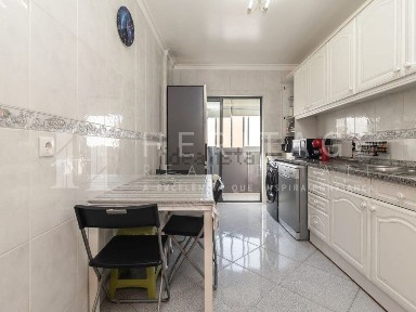 Apartamento T2 à venda na Rua das Beiras