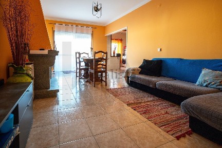 Apartamento T2 à venda na Rua das Lagomas