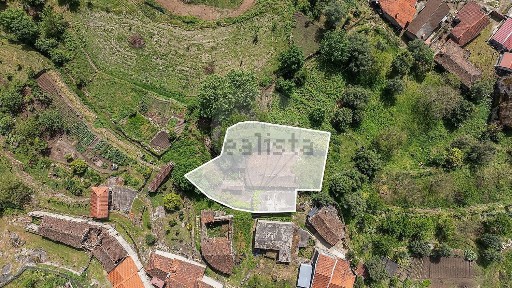 Moradia independente à venda em Lugar de Mixões de Baixo
