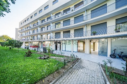 Apartamento T3 à venda na Rua Monte das Cruzes N73