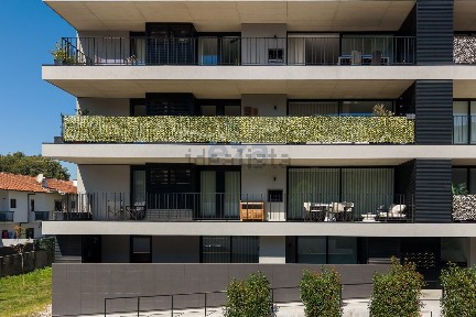 Apartamento T4 à venda na Rua Professor Doutor João Carvalho