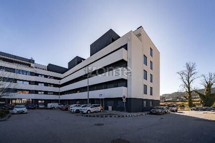 Apartamento T3 à venda na Rua 25 de Novembro