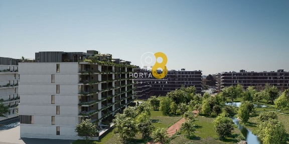 Apartamento T4 à venda na Rua de Requesende s/n