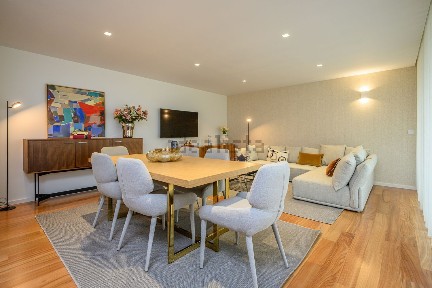 Apartamento T3 à venda na Rua de Quires, 1101