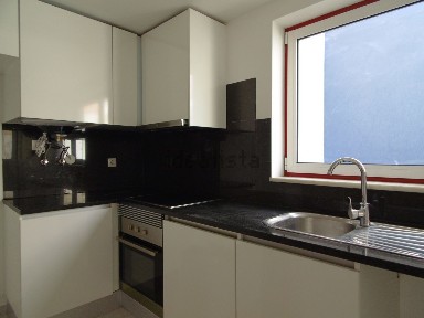 Arrendamento de duplex na Rua 5 de Outubro