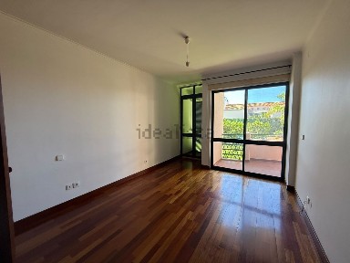 Arrendamento de apartamento T2 na Rua Silvestre Quintino de Freitas, 9