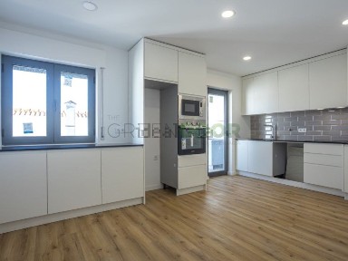 Arrendamento de apartamento T2 na Avenida José Afonso