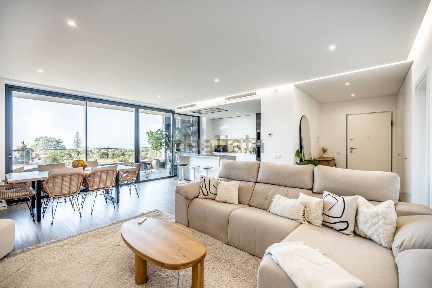 Arrendamento de apartamento T2 na Rua Pêro Vaz de Caminha