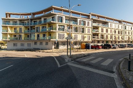 Arrendamento de apartamento T4 no Largo Movimento das Forças Armadas