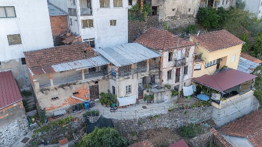 Moradia independente à venda em Lorvão