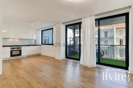 Apartamento T2 à venda na Avenida Duque de Ávila, 120