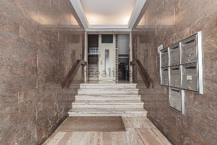 Apartamento T3 à venda na Rua Cláudio Nunes