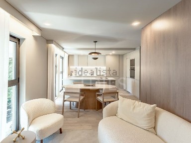 Apartamento T3 à venda na Rua Camilo Castelo Branco